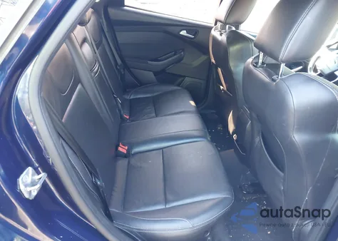 2016 Ford Focus St z USA, uszkodzony, nr VIN 1FADP3L95GL371565